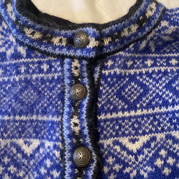 LL BEAN Vintage Henley Fair Isle 100% Merino Wool  Blue Sweater Fall Winter Sz M - Picture 4 of 10